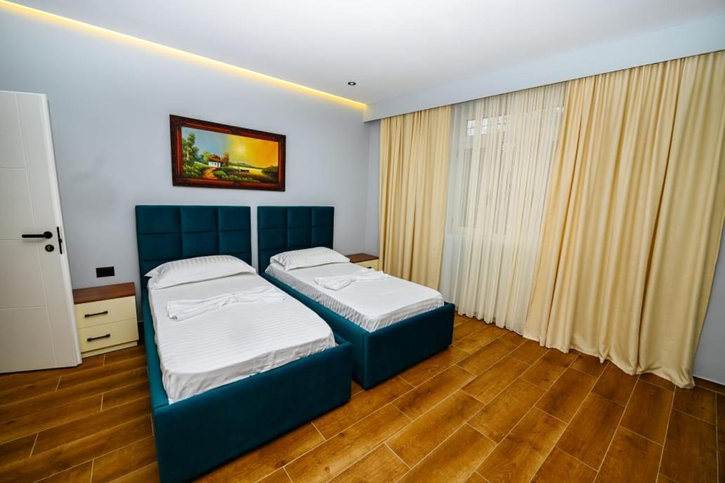 Mon Ami Boutique Hotel Shkoder Exterior photo